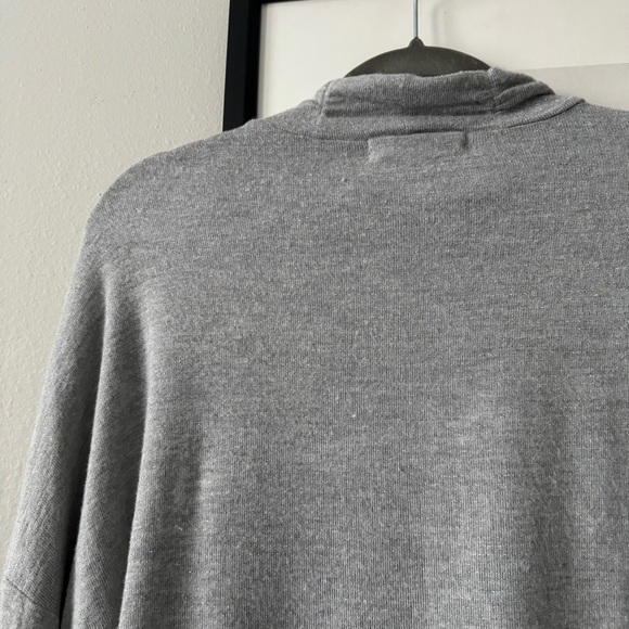 Project Social T | NWT Light Gray Metallic Mock Neck Long Sleeve Size Large - Picture 6 of 9